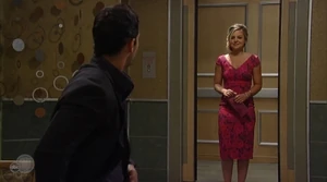 Maxie shows up for the date just as Nathan is about to leave