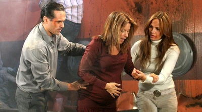 Alexis goes into labor during the train crash