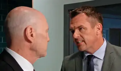 Federal agents argue over Sonny (2023)