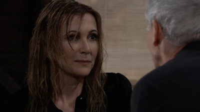 Holly is back (2022)