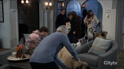 Gio and Emma surprise the Corinthos family with rescued dogs on Thanksgiving (2025)