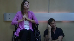 Franco and Nina get stuck in an elevator