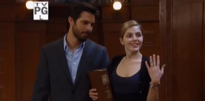 Maxie marries Matt Hunter