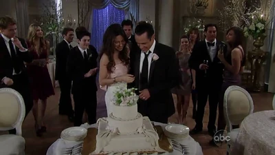Cutting the cake (2011)