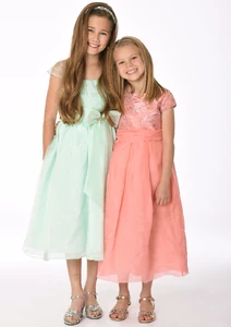 Emma (Silzer) and Charlotte (Fernandez)