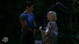 Nathan cuffs himself to Maxie