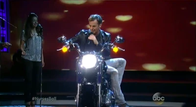 Eddie Maine performs "Crazy Little Thing Called Love"