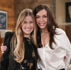 Grandmother and granddaughter (2023)