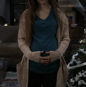 Esme starts showing (2022)