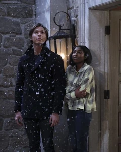 Snowing on Christmas Eve (2022)