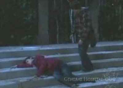 Damian Spinelli finds Georgie Jones' lifeless body on the steps leading to the park (2007)
