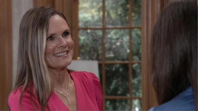 Bugged diamond necklace Victor gave to Lucy (2022)