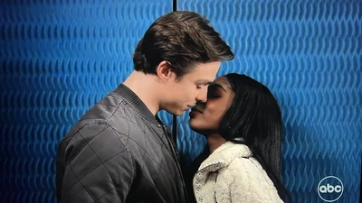 Interrupted kiss (2023)