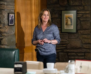 Laura at the diner (2015)