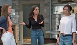 The Davis girls argue then reconcile (2023)