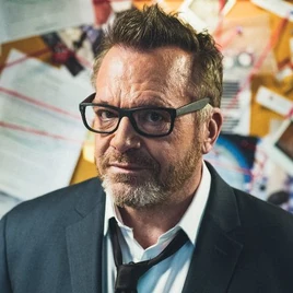 Tom Arnold 2022
