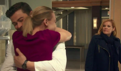 Ava is suspicious of how close her daughter and boyfriend are