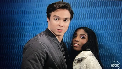 Interrupted kiss (2023)