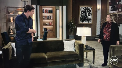 Spencer and Laura wait for visitors (2023)