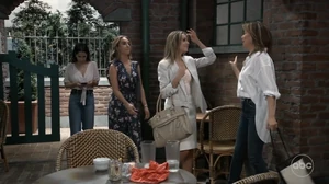 Davis girls meet at Kelly's (2022)