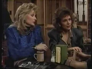 Sisters Cheryl and Tiffany created a new talk show (1988)