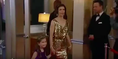 Anna and Emma arrive on the red carpet