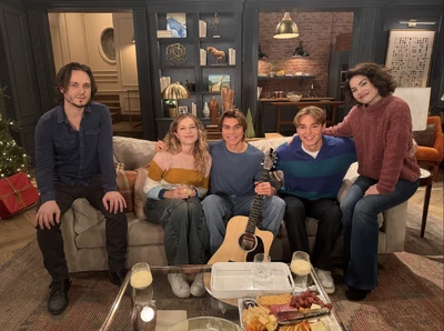 Aiden celebrates Christmas early with his parents, Cameron, and Cameron's girlfriend, Gretchen (2024)