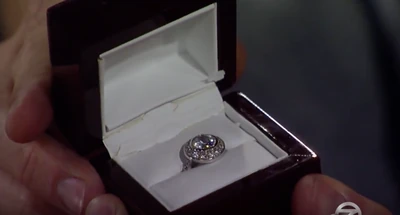 Robin's engagement ring from Patrick (2008)
