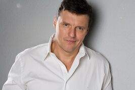Andrei Karpov (Ilia Volok)