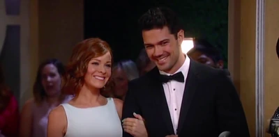 Ellie and Nathan arrive on the red carpet