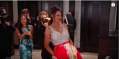 Lucy arrives on the red carpet