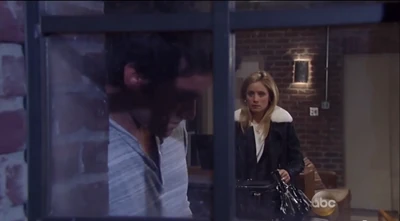 Lulu leaves Dante (2014)