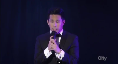 Brad sings "Brokenhearted"