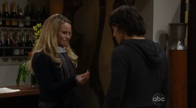 Lulu breaks off her engagement to Dante (2011)