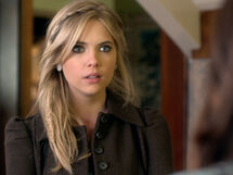 Ashley-Benson-Pretty-Little-Liars-Hanna-Surprise