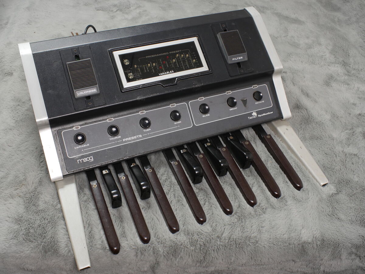 Moog Taurus I Genesis a gear revelation Wiki Fandom