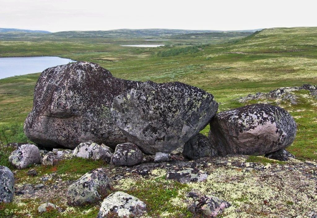 скрипинские кучуры. валуны валдайского ледника псков. малюткин камень. каменные грибы кабардино балкария. валун ледниковый валдайский.