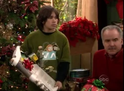 Ep 4x10 - Max when he opens up his gift