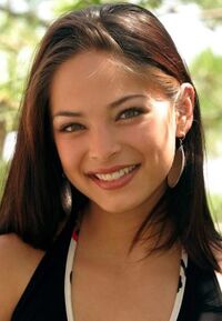 1Kristin Kreuk