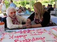 BMadigan113.jpg (37 kB) Bernice Madigan em seu aniversário de 113 anos.