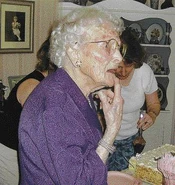 BMadigan107.jpg (32 kB) Bernice Madigan aos 107 anos.