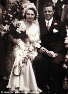 RTarrant1933.jpg (37 KB) Ralph and Phyllis on their wedding day at Crookes Church in 1933