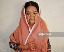 Zeenat Bi.jpg