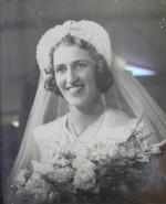 Fawcett (aged 27) on her wedding day in 1940