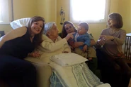 Eleonora Camargo Veiga (aged 109) with her daughter Vera Beatriz, her granddaughter Luciana, her great-granddaughter Bia and her great-great-grandson Lucas