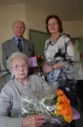 MJanssens105.jpg (16 KB) Aged 105, with her son Andre, and daughter Francine