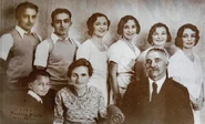 Edie Ceccarelli4.jpg (94 KB) Ceccarelli with her parents and siblings