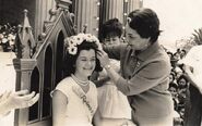 Coronation of Xinia Abarca as Queen of Flowers by the First Lady of the Republic Marita Camacho de Orlich in 1964.