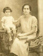 ARivera1.jpg (19 KB) Gerena Rivera (right; aged 27) with her daughter Carmen (left; aged 2).