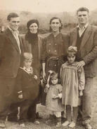 Novak Bojanić with his family (undated photo).